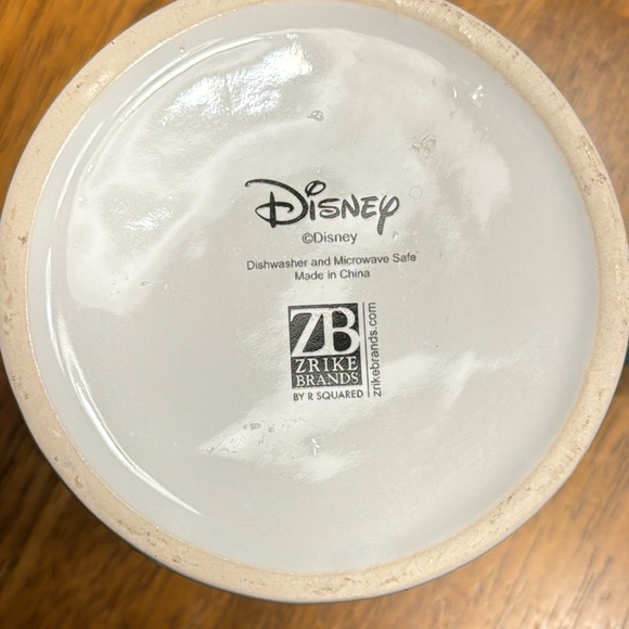 Huge Disney Christmas Mickey “Holiday Joy” beverage mug. 20oz - Picture 4 of 4